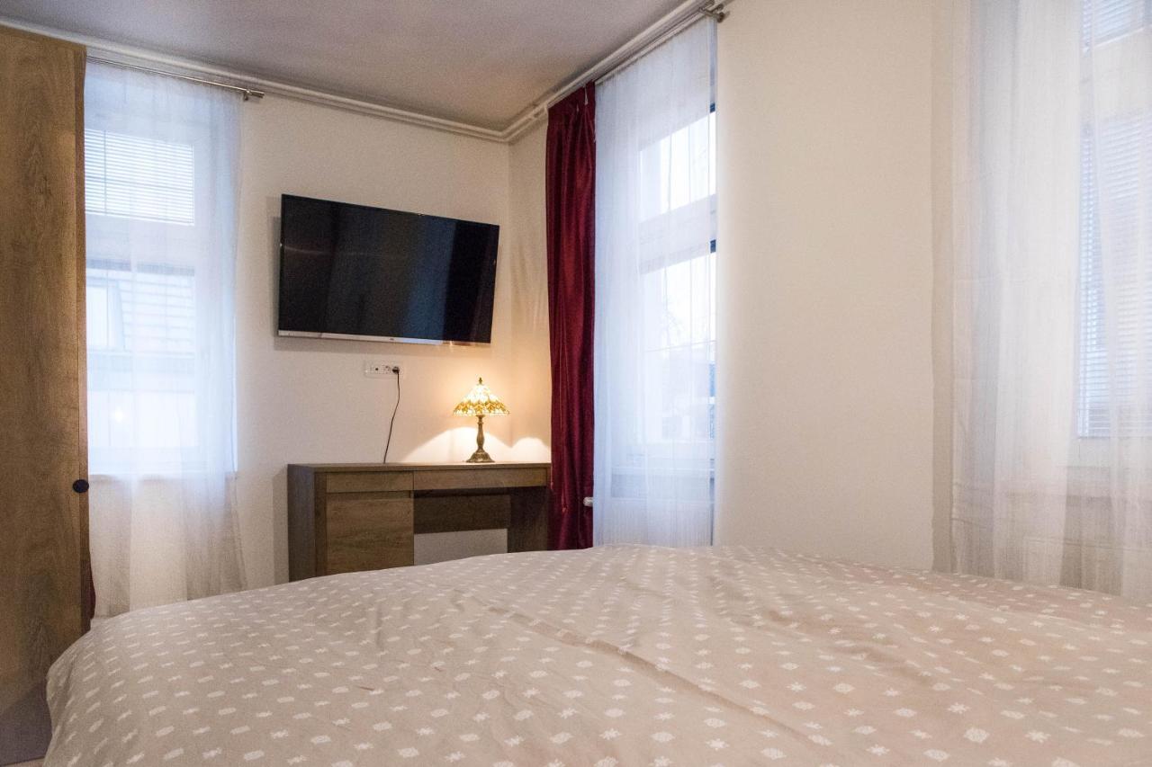 Jantar Apartmaji Ново-Место Экстерьер фото