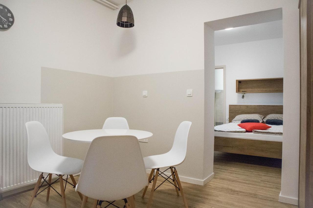 Jantar Apartmaji Ново-Место Экстерьер фото