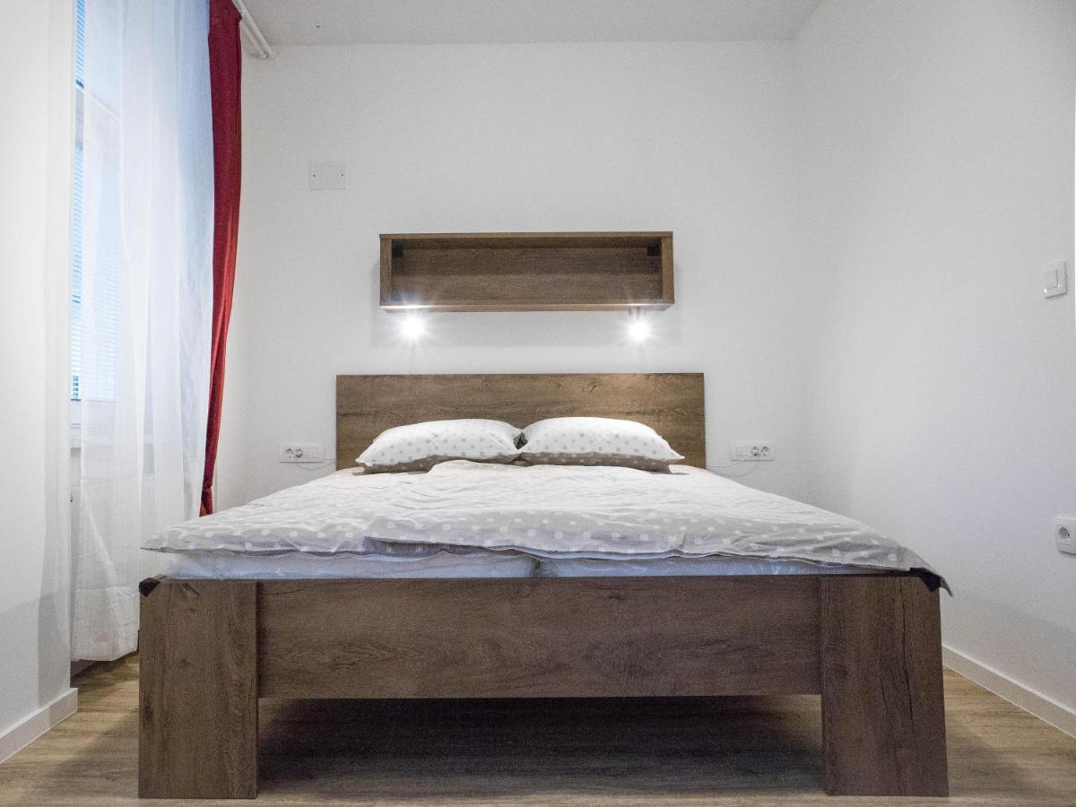 Jantar Apartmaji Ново-Место Экстерьер фото